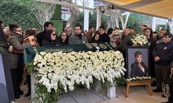 Fatih Ürek son yolculuğuna uğurlandı, kızı fenalaştı