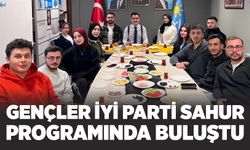 Gençler İYİ Parti Sahur Programında buluştu