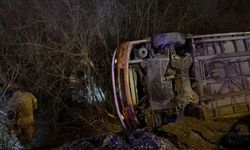 Halk Otobüsü ile Otomobil Çarpıştı: 5 Yaralı