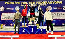 Halterde Düzce rüzgarı: Madalyalar kente döndü