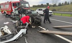 Hurdaya dönen otomobilde can kaybı