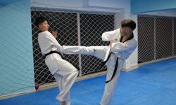 Kazada kollarını kaybetti, taekwondoyla hayata yeniden bağlandı