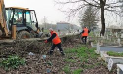 Düzce Mezarlıklarında Ramazan Öncesi Temizlik Başladı