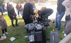 Manavgat’ta motorlu bisiklet takla attı: 2 yaralı