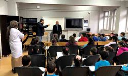 Muhtardan öğrencilere yerel yönetim dersi