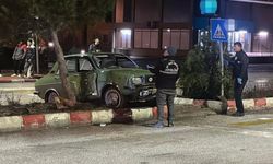 Burdur’da otomobil yayalara çarptı: 3 yaralı