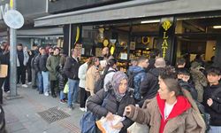 Zonguldak’ta İftara Dakikalar Kala Pide Kuyruğu