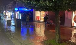 Bolu’da akşam saatlerinde sağanak hayatı zorladı oldu