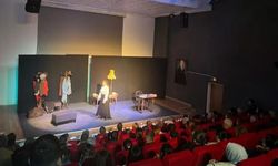 “Rosa Luxemburg” Oyunu Sarıgöl’de Büyük İlgi Gördü