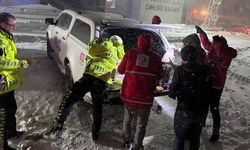 Tokat'ta kar yağışı ulaşımı aksattı