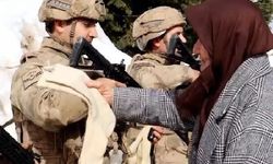 76’lık Gülnaz Nine’den Mehmetçiğe çorap