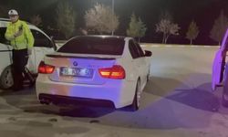 Abartı egzoz kullanan sürücüye ceza yağdı, araç trafikten men edildi