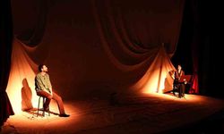 "Aşk Neyledi Yunus" adlı oyunu sahneledi