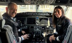 Baba ve kız aynı kokpitte: 42 yıllık pilot gökyüzüne kızıyla veda etti