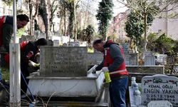 Bartın’da şehit mezarlıklarında bayram temizliği