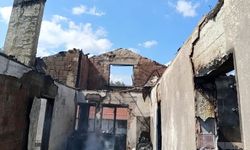 Bolu’da 2 katlı ev alevlere teslim oldu