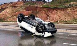 Direksiyon hakimiyetini kaybeden araç takla attı