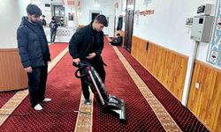Hafız Hasan Yurt Öğrencilerinden Fetih Camii Temizliği