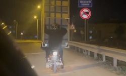 Kanepeyi motosikletle taşıdılar