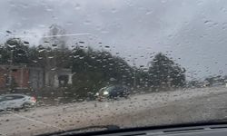 Kastamonu’da sağanak yağış sürücülere zor anlar yaşattı