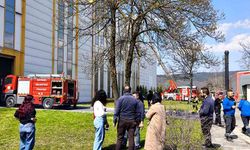 Kauçuk fabrikasında baca yangını