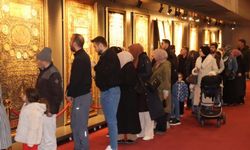 Kayserililer iftar sonrası ‘Kutsal Emanetler’e akın etti