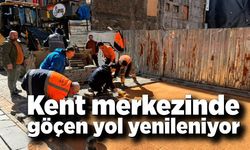 Kent merkezinde göçen yol yenileniyor