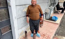 Kirli Çizmelerini Çıkardı, Galoşla Aile Sağlığı Merkezine Girdi