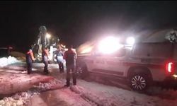 Kayıp arayan AFAD ekibi fırtına ve karda mahsur kaldı