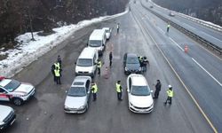 Trafikte sıkı denetim: 2 bin 695 sürücüye ceza kesildi