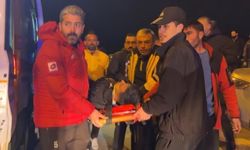 Direğe ve duvara çarpan otomobil hurdaya döndü: 1 yaralı