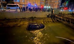 Otomobil kanala uçtu, facia ucuz atlatıldı