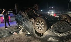 Otomobil ters döndü, 7 kişi yaralandı