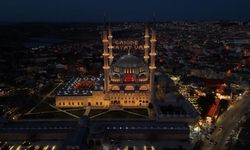 Selimiye’nin Gölgesinde Binlerce Kişi İftarda Bir Araya Geldi