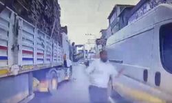 Trafikte dehşet: Tırdaki yolcu bıçakla saldırdı