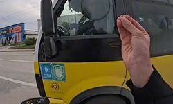 Bursa’da otobüs motosikletlinin önüne kırdı