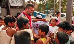 Türk Kızılay’ı Arakanlı kardeşlerin yaşadığı kamplarda