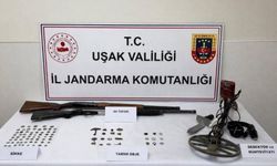 Uşak’ta tarihi eser kaçakçıları 63 sikkeyle yakalandı
