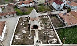 Çandır’daki 5 asırlık Şah Sultan Türbesi tarihe ışık tutuyor