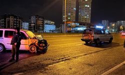 Arızalı minibüse çarpan araçta 7 aylık bebek dahil 6 yaralı