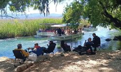 Azmak Nehri’nde tekne yoğunluğu arttı