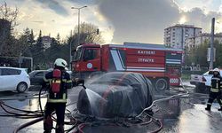 Alev alan elektrikli otomobil yangın battaniyesiyle söndürüldü