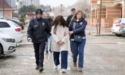 Bebeğini çöpe atan anne için müebbet talebi: Duruşma salonunda tutuklandı