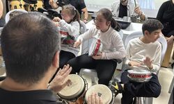 Bolu'da özel öğrencilerden renkli kutlama: Darbuka şovu alkış aldı