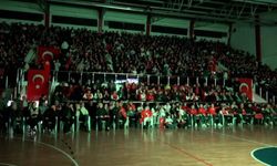 Bolu’da yüzlerce kişi milli maç için tek yürek oldu