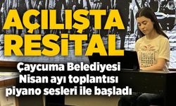 Açılışta Resital