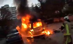 Diyarbakır’da Park Halindeki Araç Alev Alev Yandı