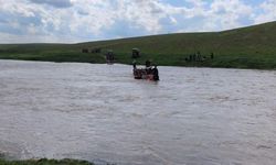 Derenin Ortasında Mahsur Kalan 3 Kişi Kurtarıldı