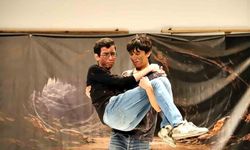 Karabük’te gençler tiyatro sahnesinde yeteneklerini sergiledi