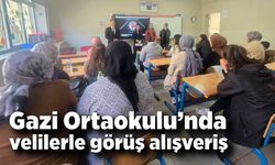 Gazi Ortaokulu’nda velilerle görüş alışveriş